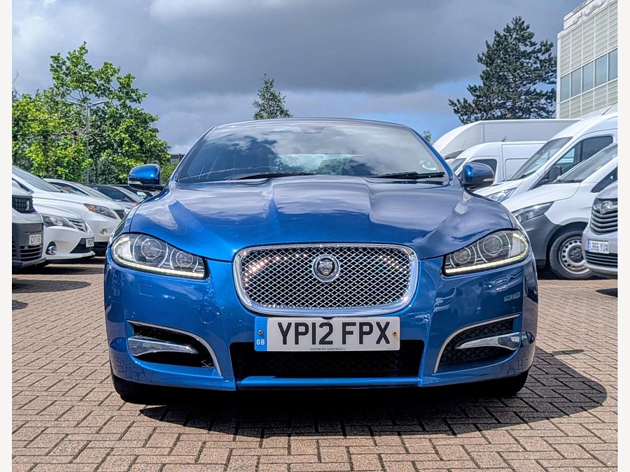 2012 Jaguar XF photo 4
