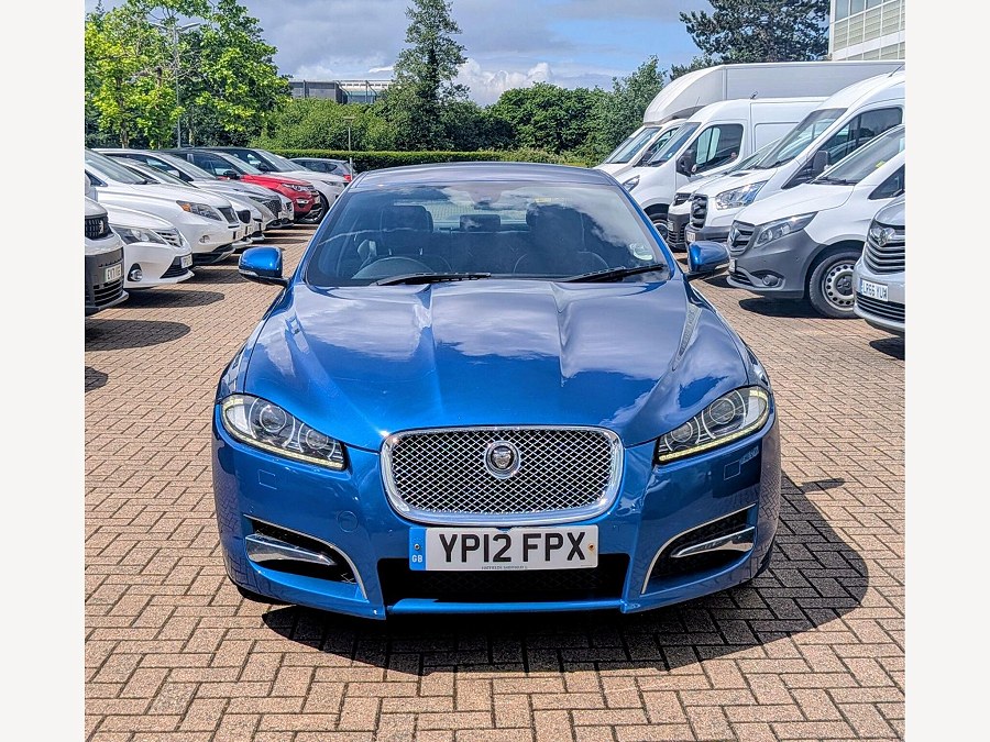 2012 Jaguar XF photo 3