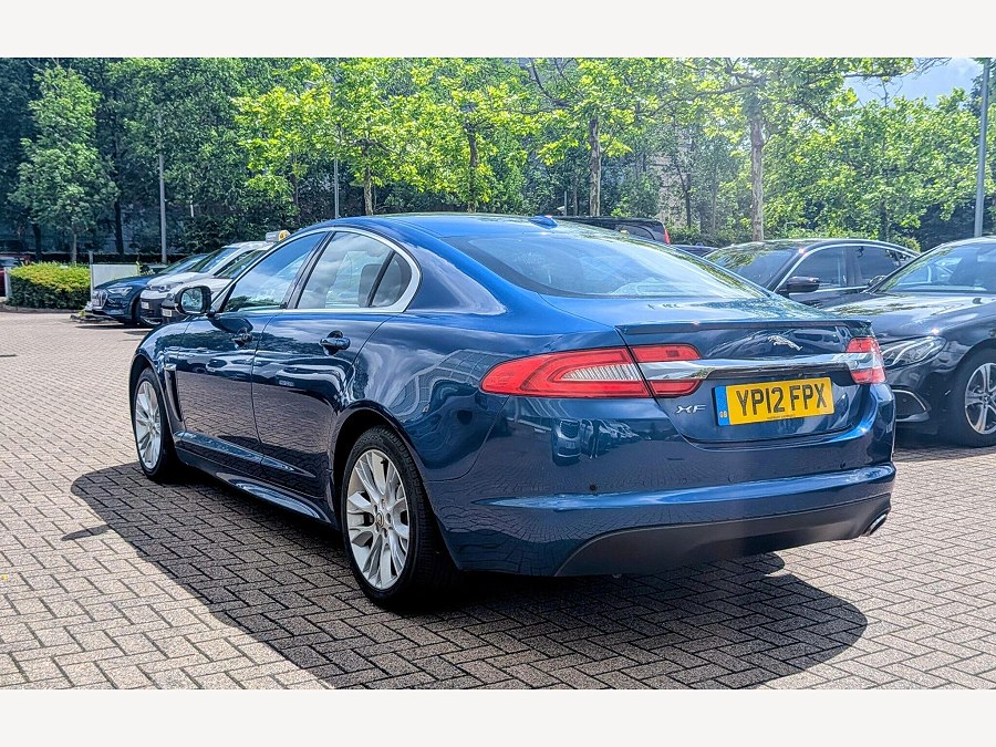 2012 Jaguar XF photo 11