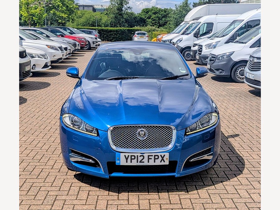 2012 Jaguar XF photo 6