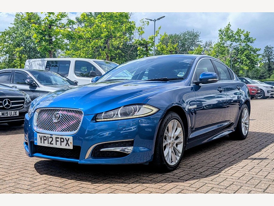 2012 Jaguar XF photo 9