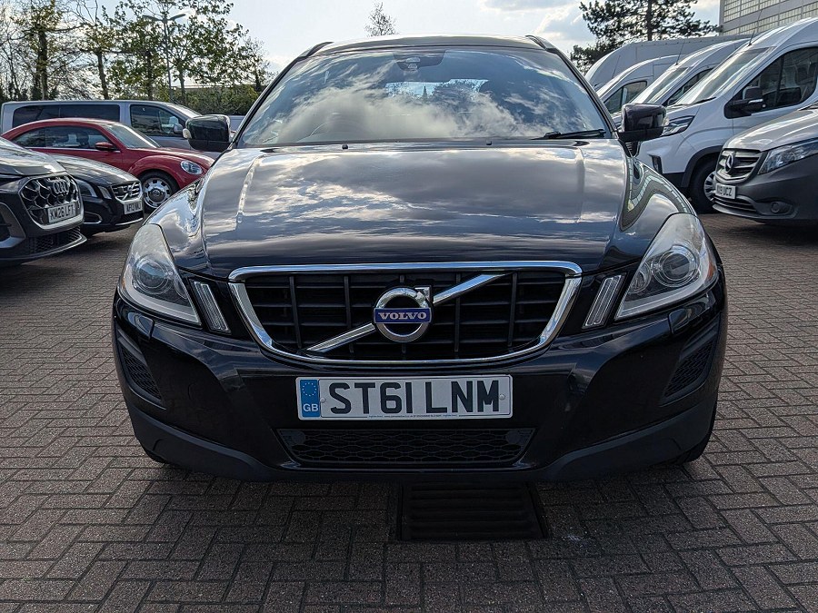 Volvo XC60 photo 2