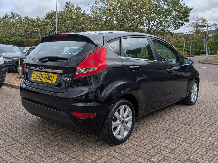 2009 Ford Fiesta photo 11