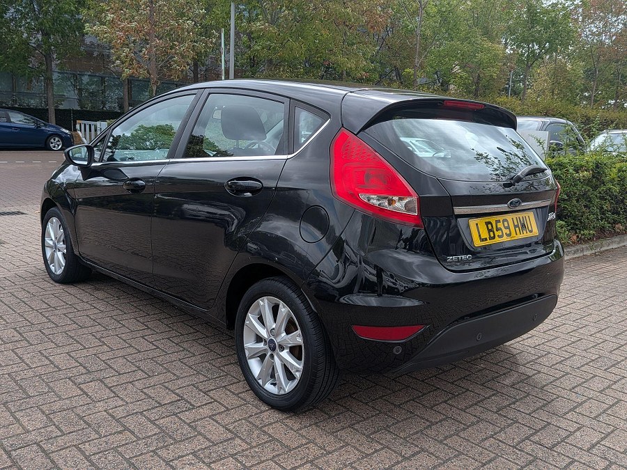 2009 Ford Fiesta photo 4
