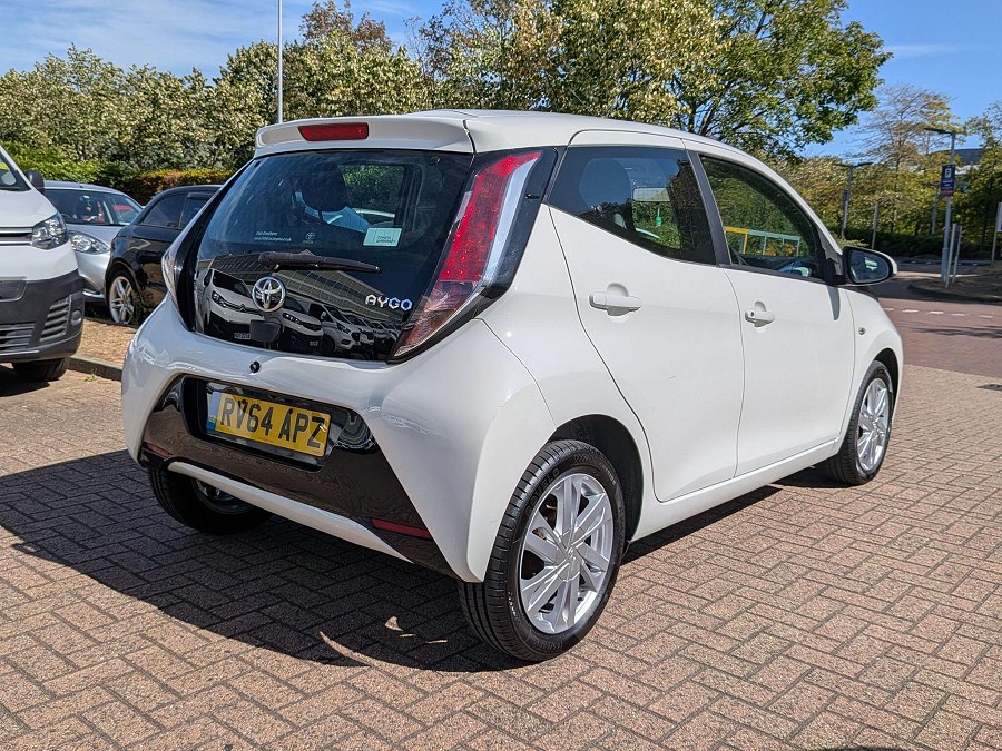 2014 Toyota AYGO photo 11