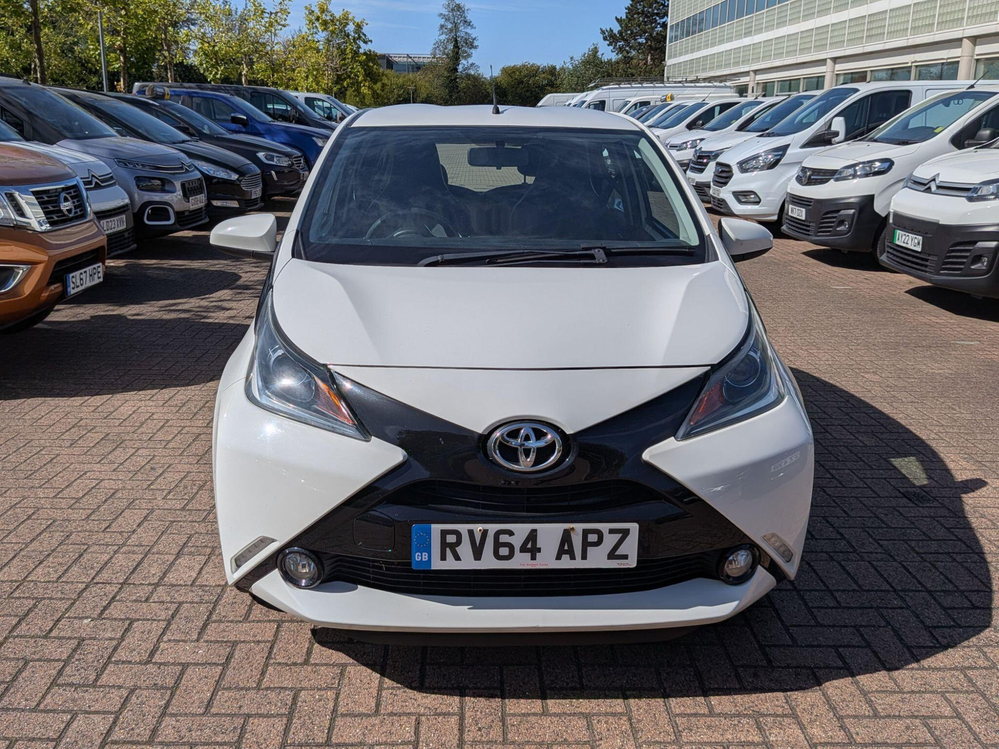 Toyota AYGO photo 2