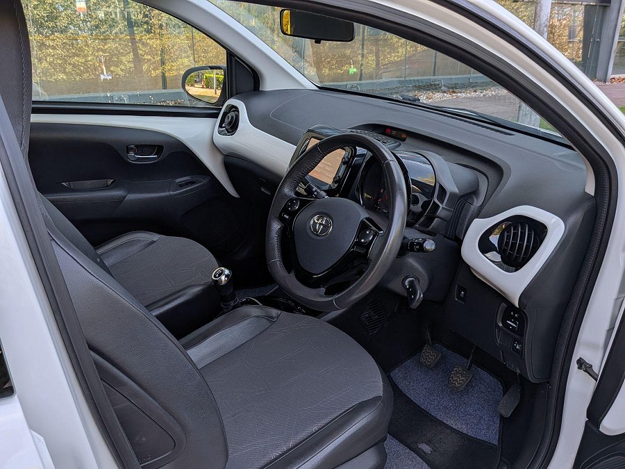2014 Toyota AYGO photo 12