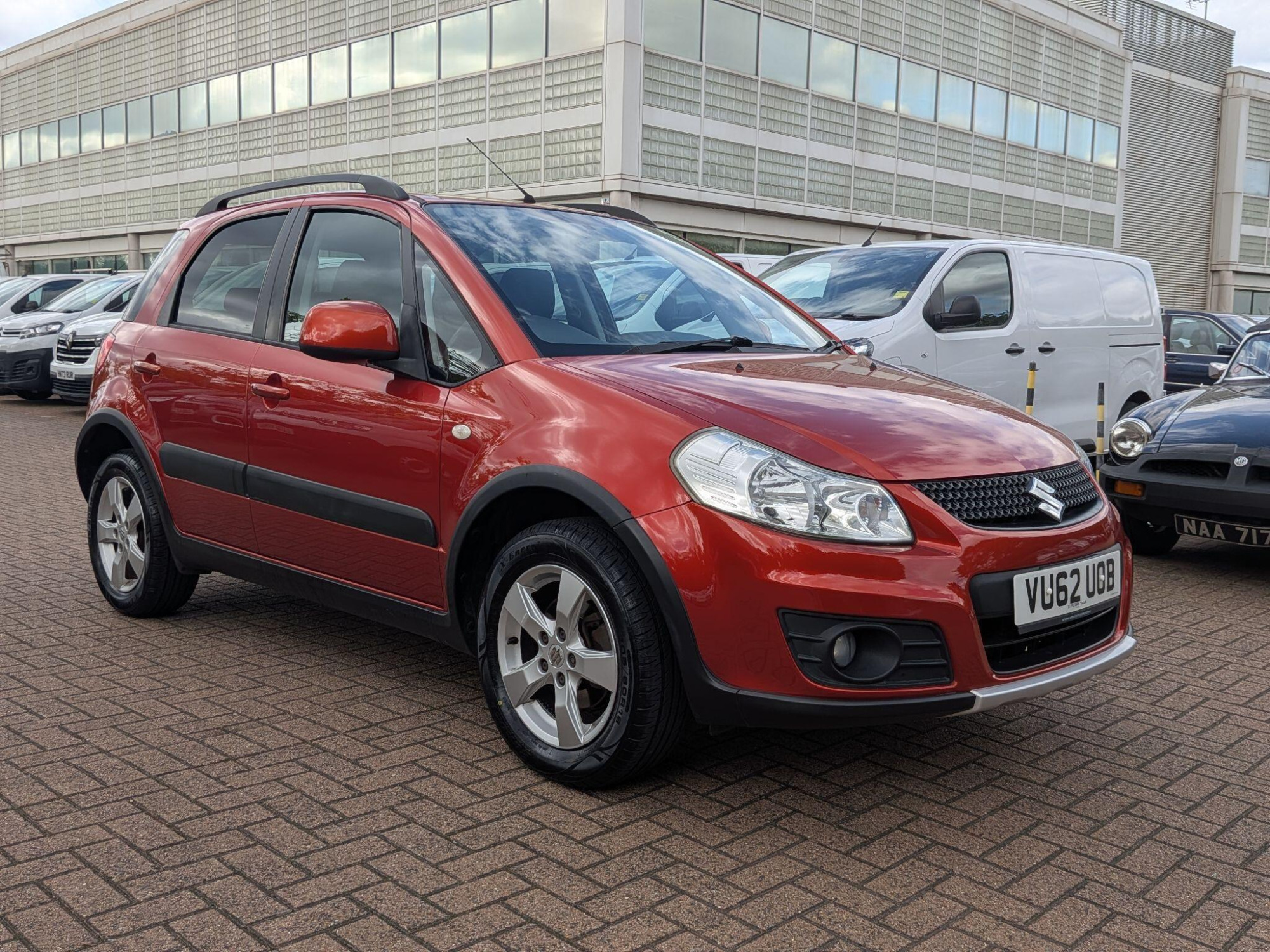 Suzuki SX4 photo 2