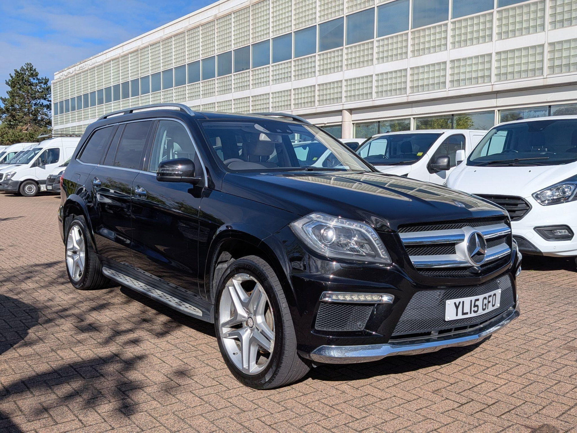 Mercedes-Benz GL Class photo 2