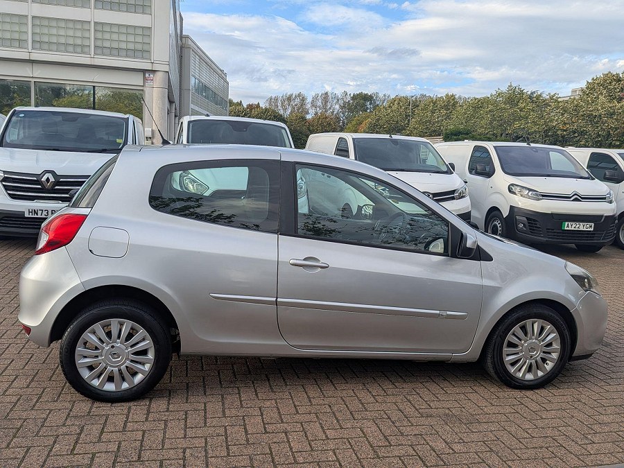 2012 Renault Clio photo 13