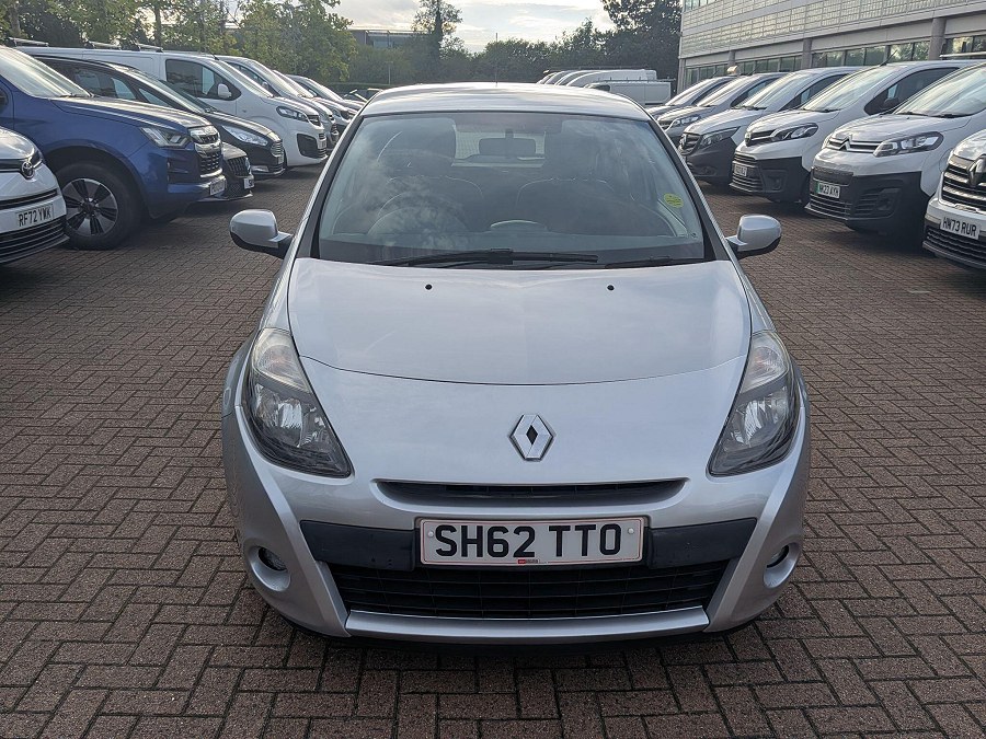 Renault Clio photo 2