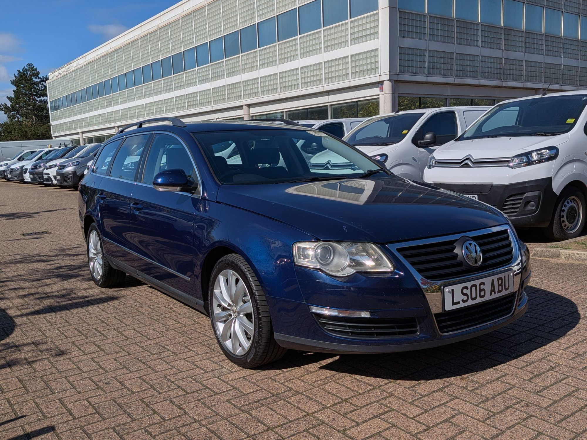 2006 Volkswagen Passat 2.0 TDI SE DSG Euro 4 5dr for sale at Amin Motors Garage LTD