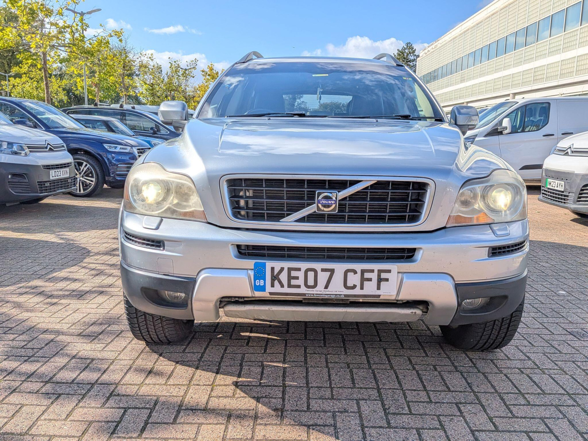 Volvo XC90 photo 2