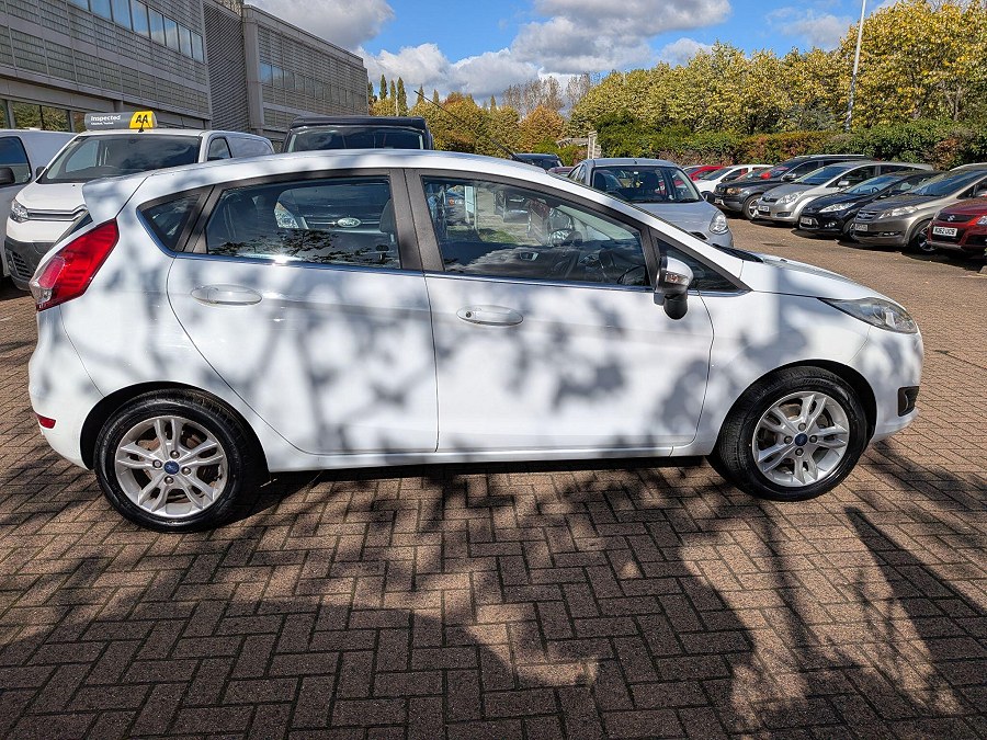 2014 Ford Fiesta photo 7