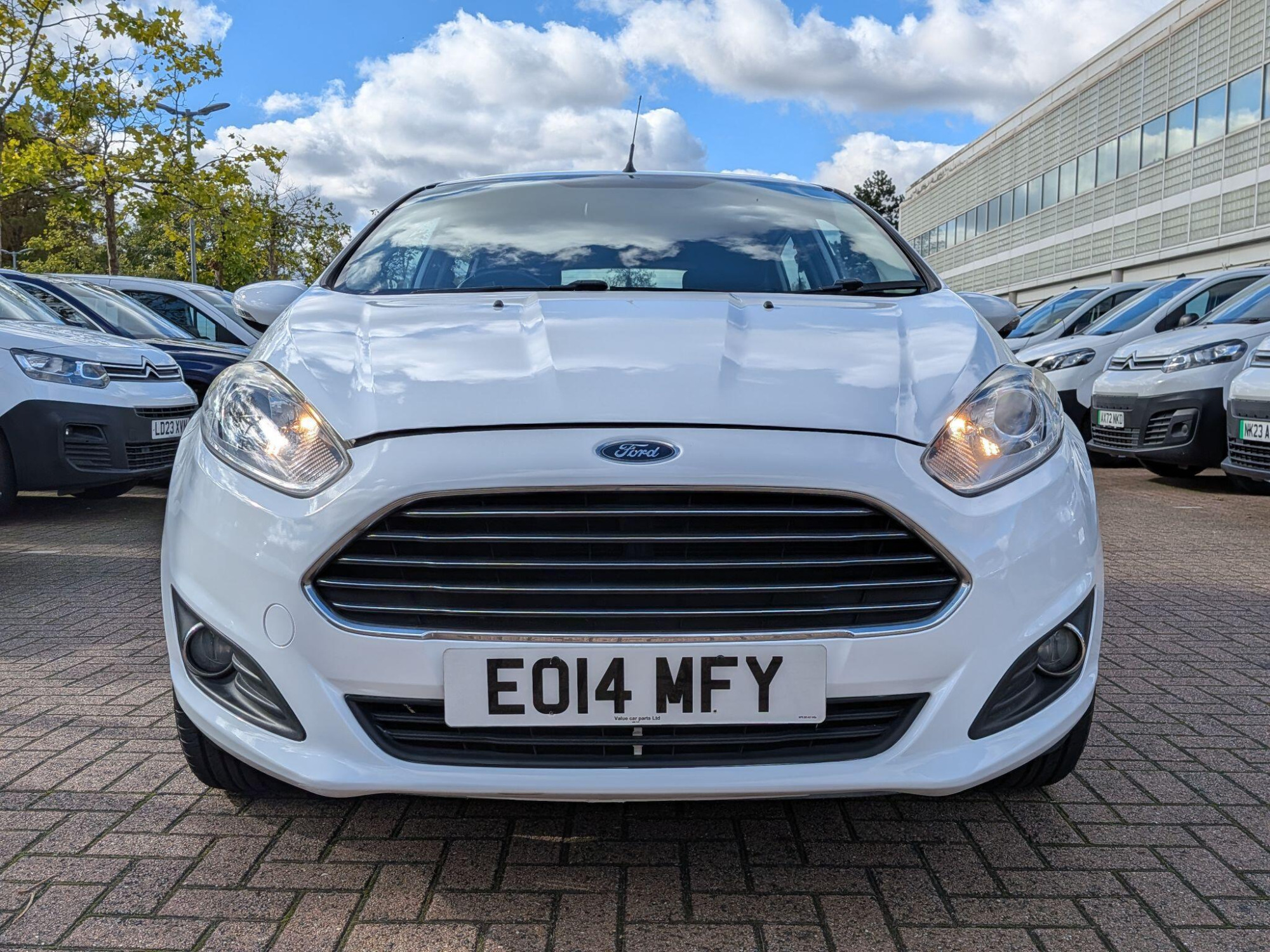 Ford Fiesta photo 2