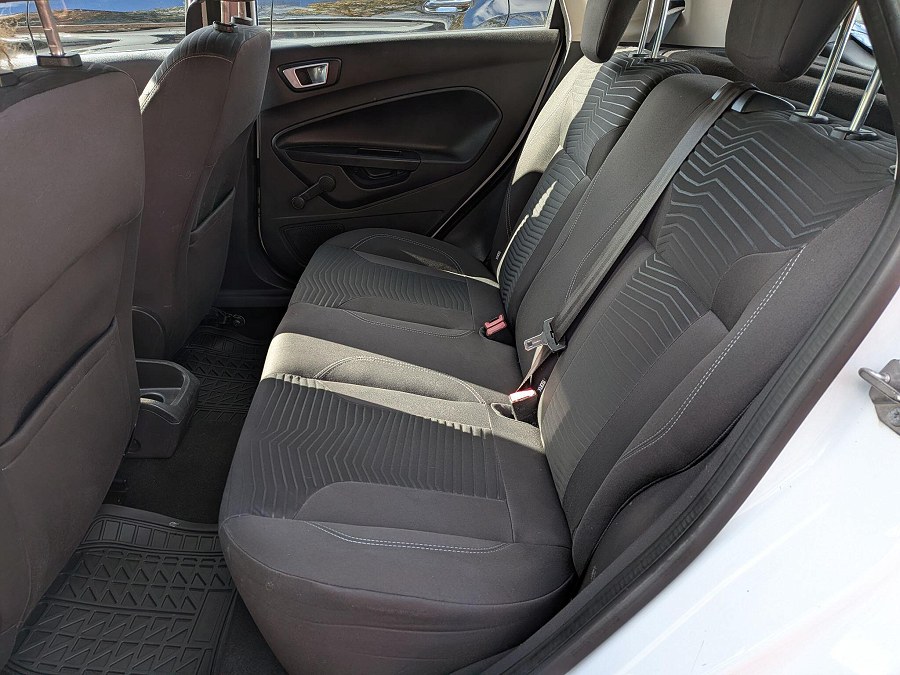 2014 Ford Fiesta photo 12