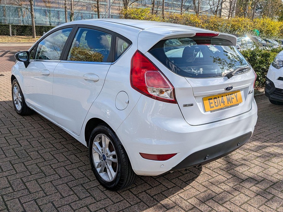 2014 Ford Fiesta photo 4