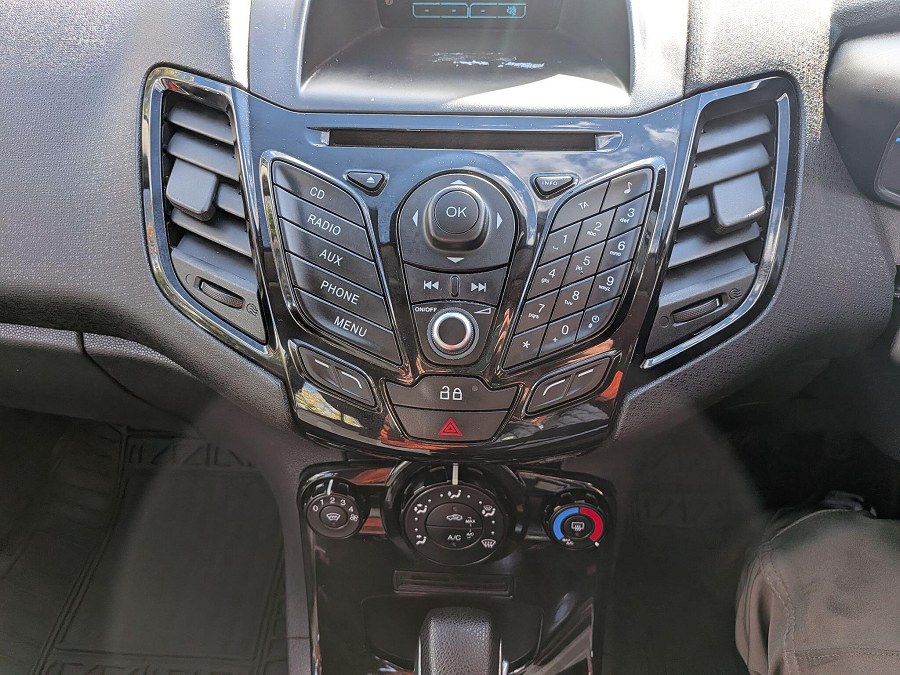 2014 Ford Fiesta photo 11