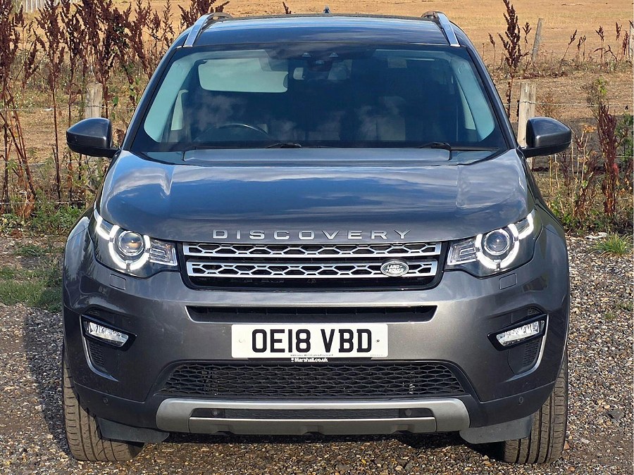 Land Rover Discovery Sport photo 2