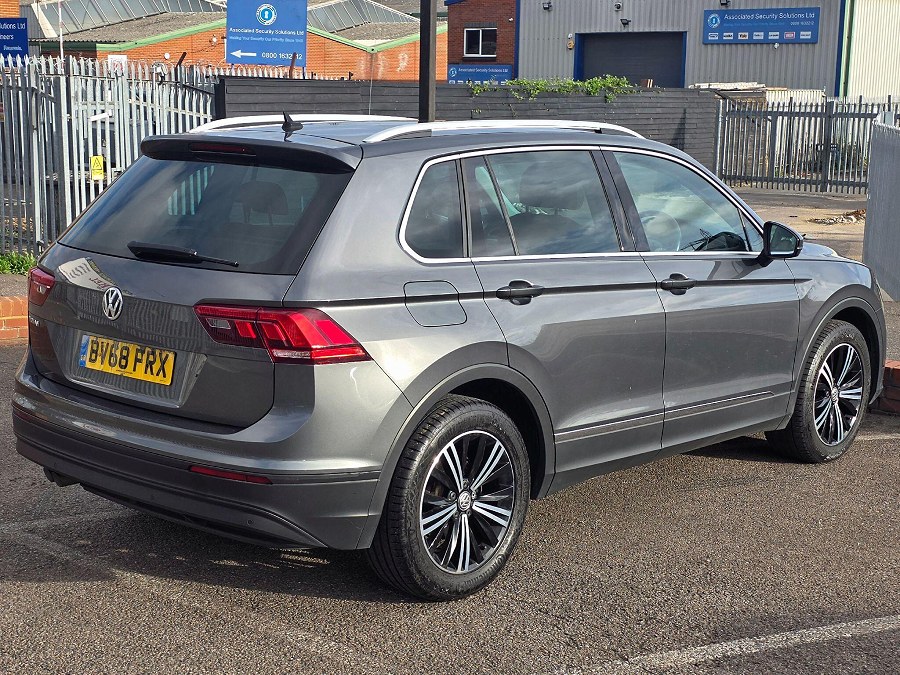 2018 Volkswagen Tiguan photo 12