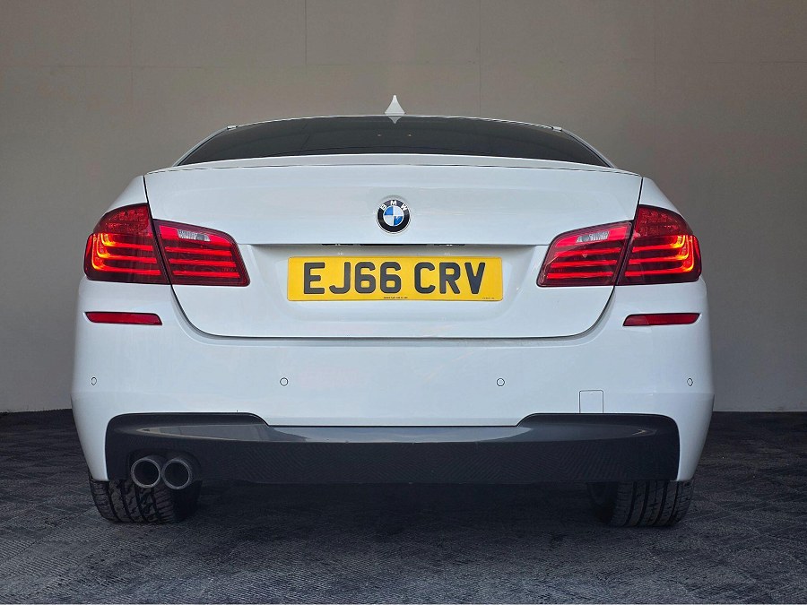 2016 BMW 5 Series photo 14