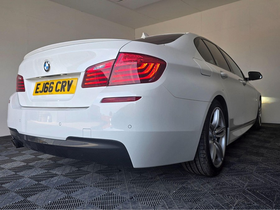2016 BMW 5 Series photo 12