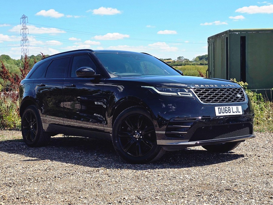 Land Rover Range Rover Velar photo 2