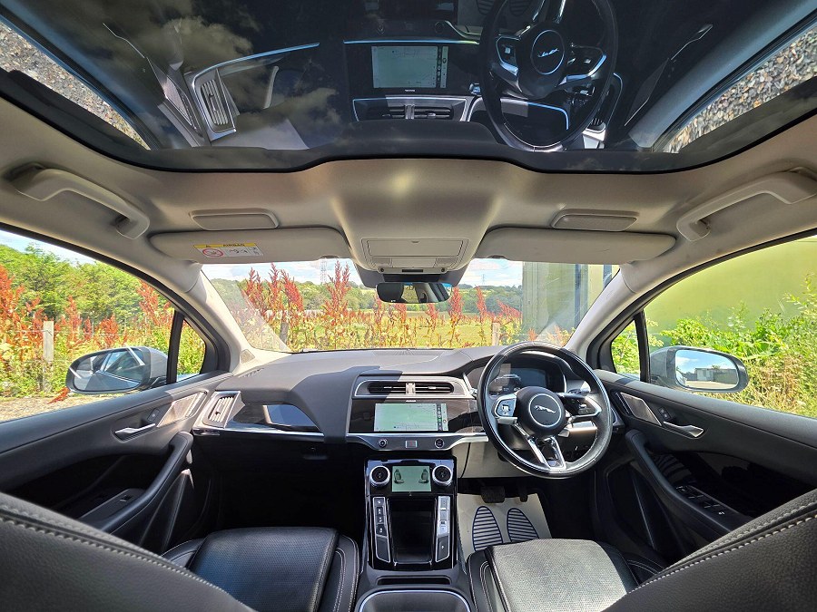 Jaguar I-PACE photo 2