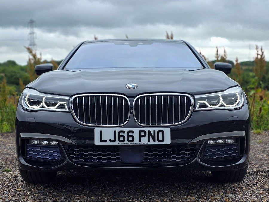 2016 BMW 7 Series photo 10