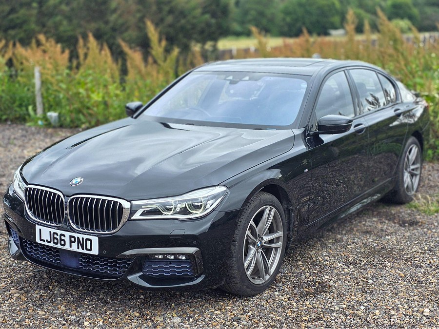 2016 BMW 7 Series photo 4