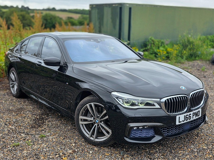 2016 BMW 7 Series photo 12