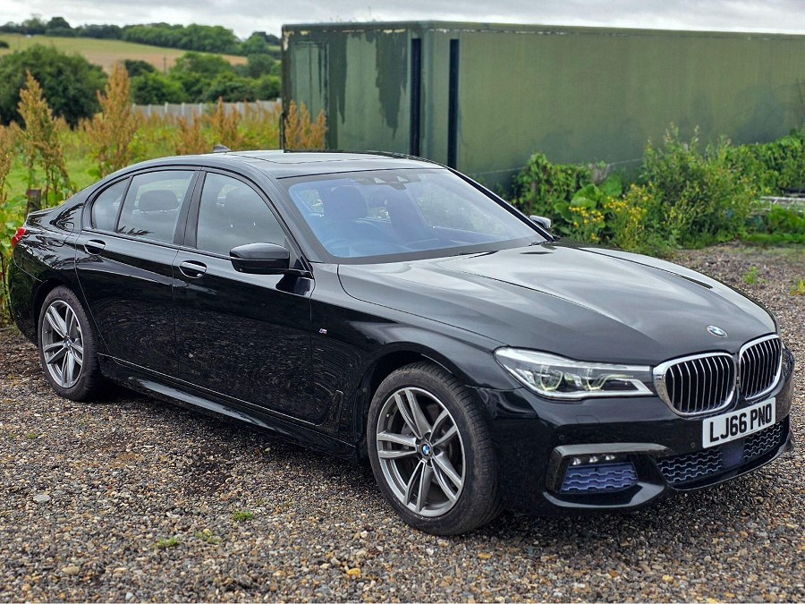 2016 BMW 7 Series photo 11
