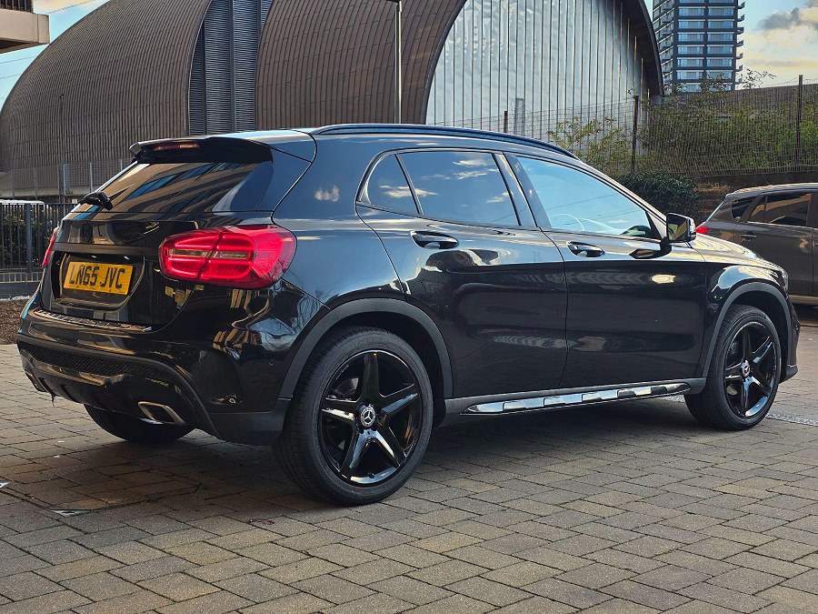 2015 Mercedes-Benz GLA photo 10