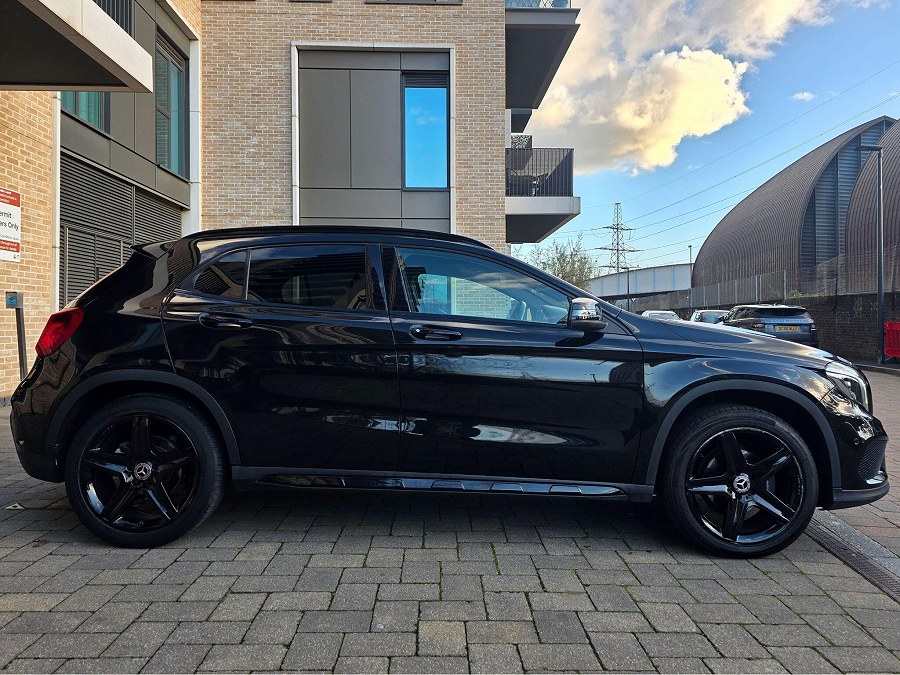2015 Mercedes-Benz GLA photo 8