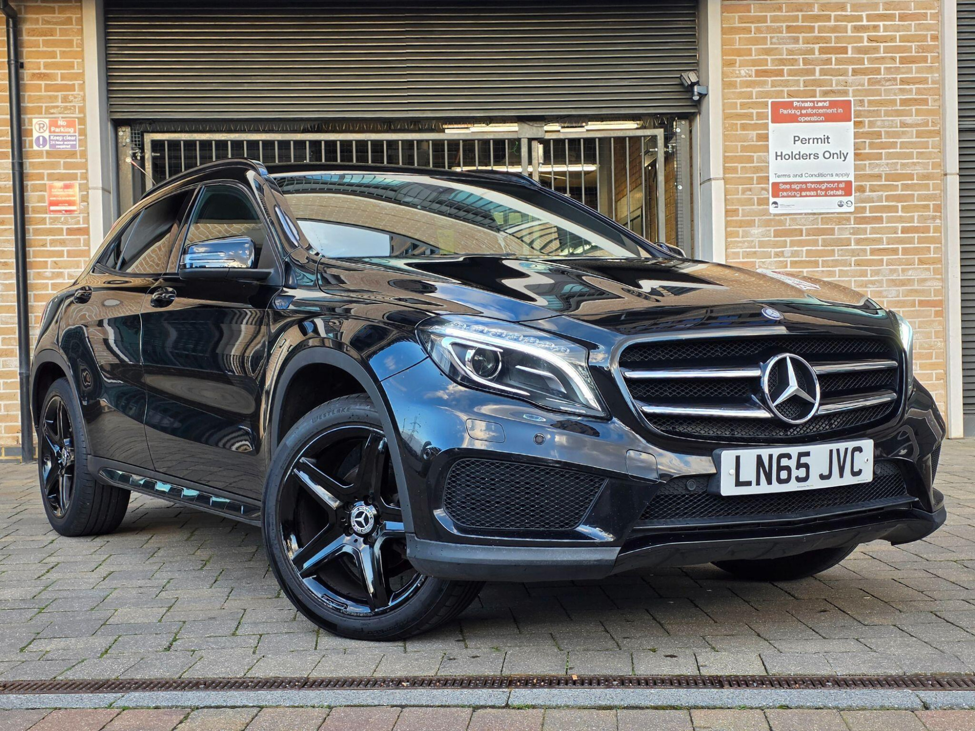 2015 Mercedes-Benz GLA 2.1 GLA200d AMG Line (Premium) 7G-DCT Euro 6 (s/s) 5dr for sale at JEM Motor Group
