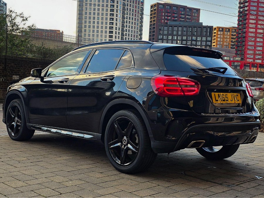 2015 Mercedes-Benz GLA photo 13