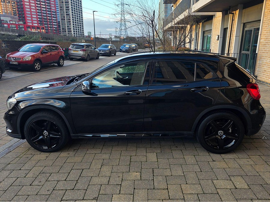 2015 Mercedes-Benz GLA photo 14