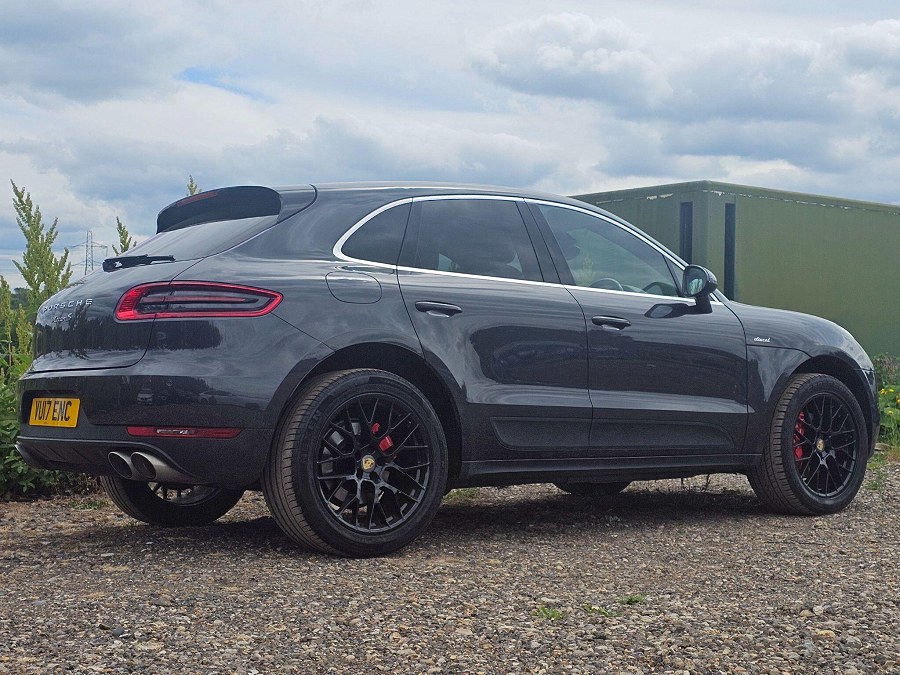 2017 Porsche Macan photo 3