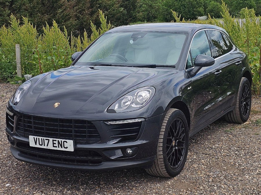 2017 Porsche Macan photo 4