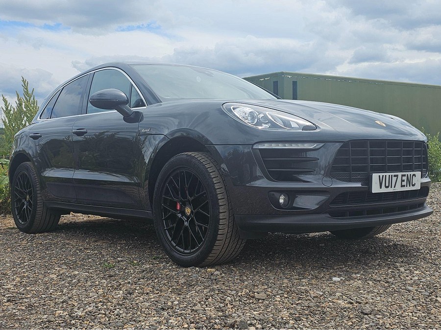 2017 Porsche Macan photo 9