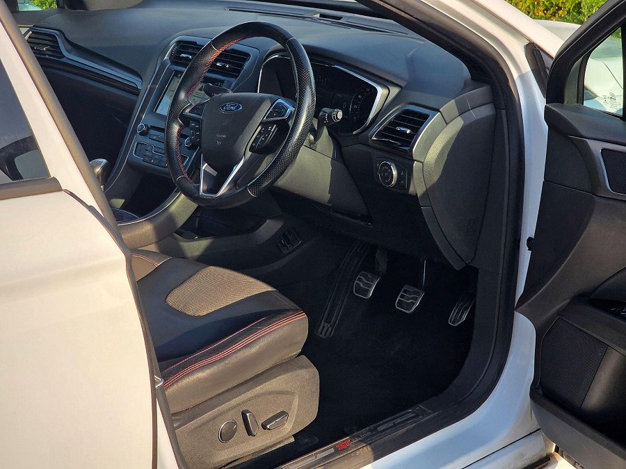 Ford Mondeo photo 2