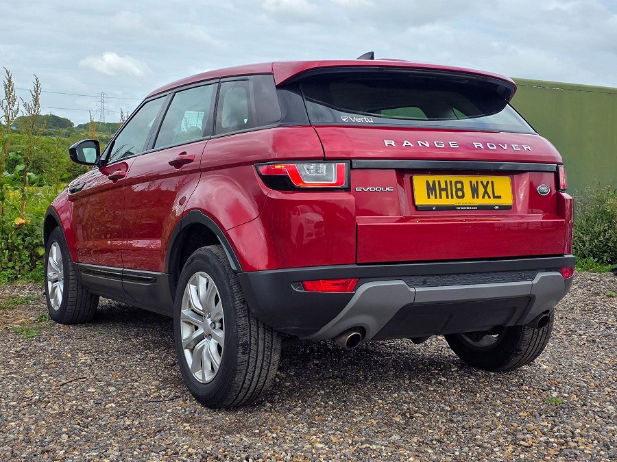 2018 Land Rover Range Rover Evoque photo 3