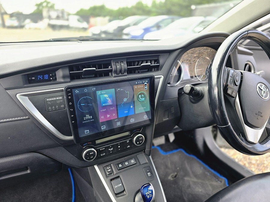 Toyota Auris photo 2