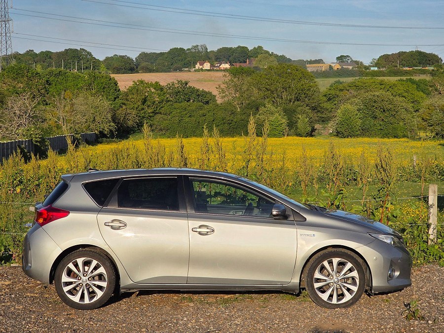 2015 Toyota Auris photo 12