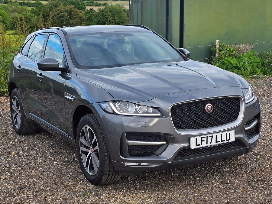 2017 Jaguar F-PACE photo 6