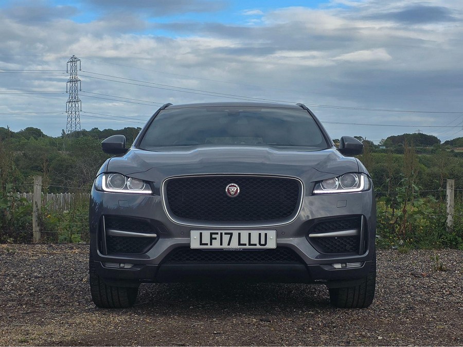 2017 Jaguar F-PACE photo 5
