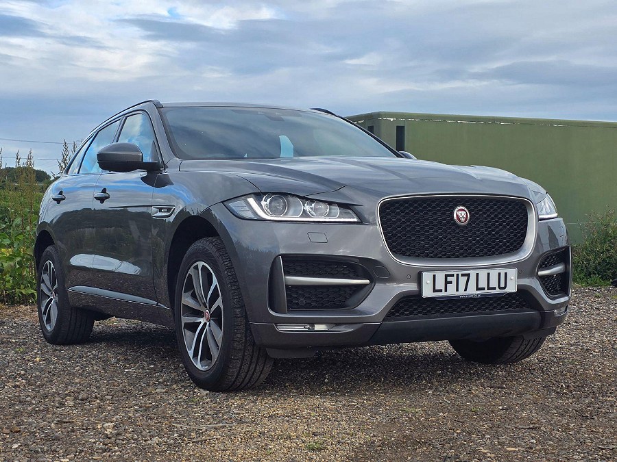 2017 Jaguar F-PACE photo 7