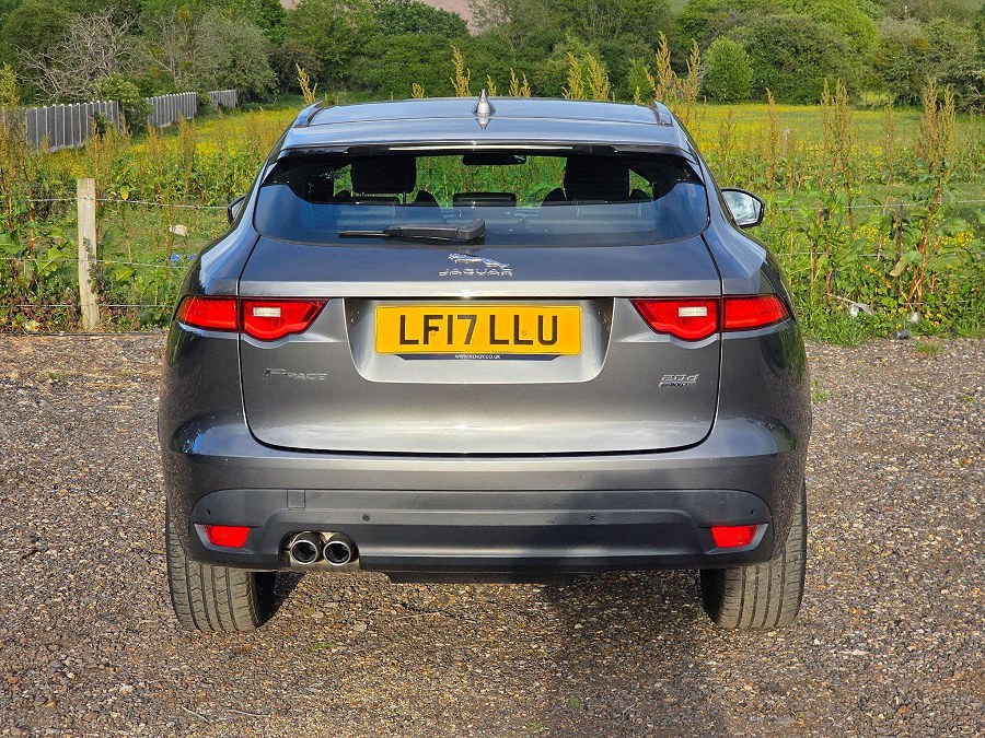 2017 Jaguar F-PACE photo 12