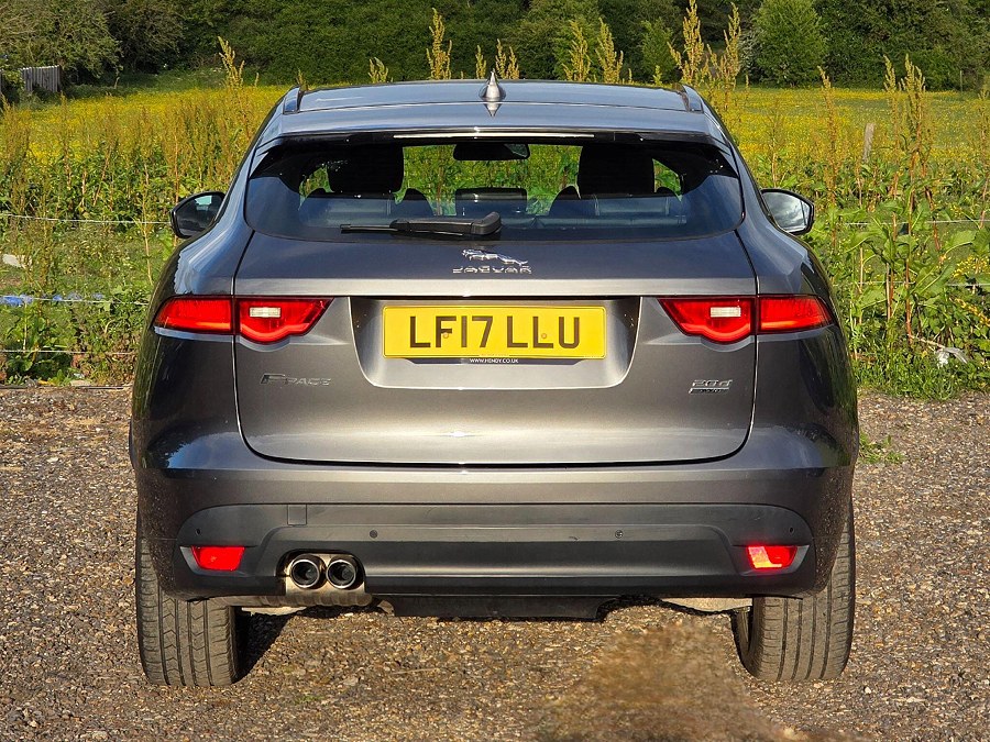 2017 Jaguar F-PACE photo 13