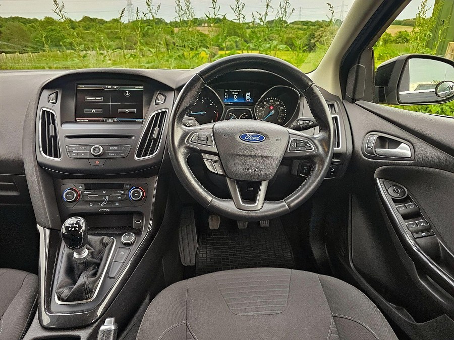 Ford Focus photo 2